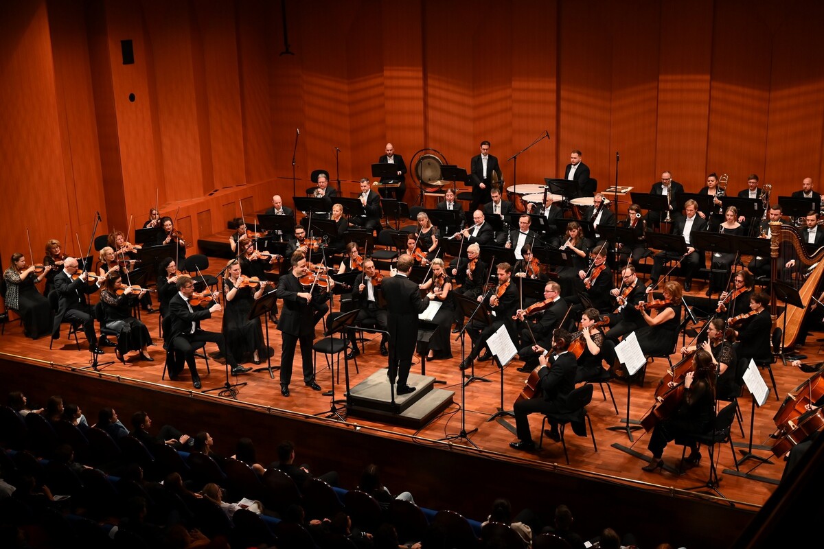 JÓTÉKONYSÁGI ÚJÉVI KONCERT 